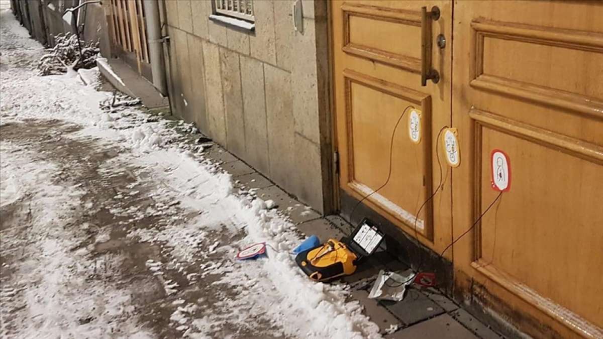Stockholm Camisi'nin kapısında bomba düzeneğine benzeyen kutu bulundu