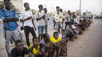 Sudan'da Cumhurbaşkanlığı önündeki oturma eylemi sona erdi