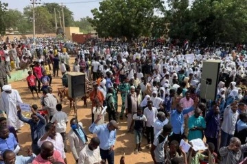 Sudan'da hükümet karşıtı protestoya güvenlik güçlerinden sert müdahale: 23 yaralı