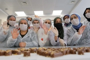 Sultangazi Belediyesinden çok tatlı bir etkinlik: Çikolata atölyesi