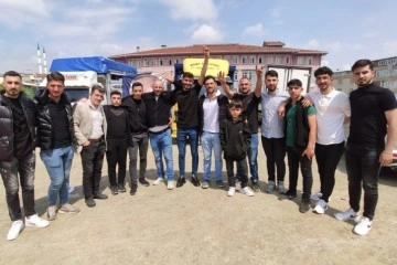 Sultangazili gençler Cumhurbaşkanı Erdoğan için adağını yerine getirdi