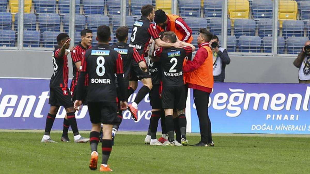 Süper Lig'in 31. haftasında Gençlerbirliği, sahasında Kasımpaşa'yı 2-1 yendi