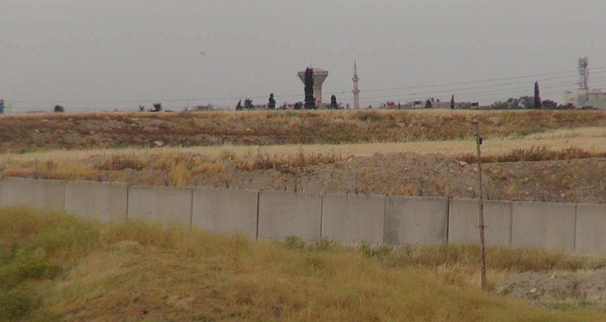 Suriye sınırı 'güvenlik duvarı' ile örüldü
