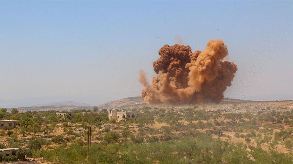 Suriye'de Esed rejiminin ülkenin güneyindeki Dera'ya düzenlediği saldırılarda 15 sivil öld