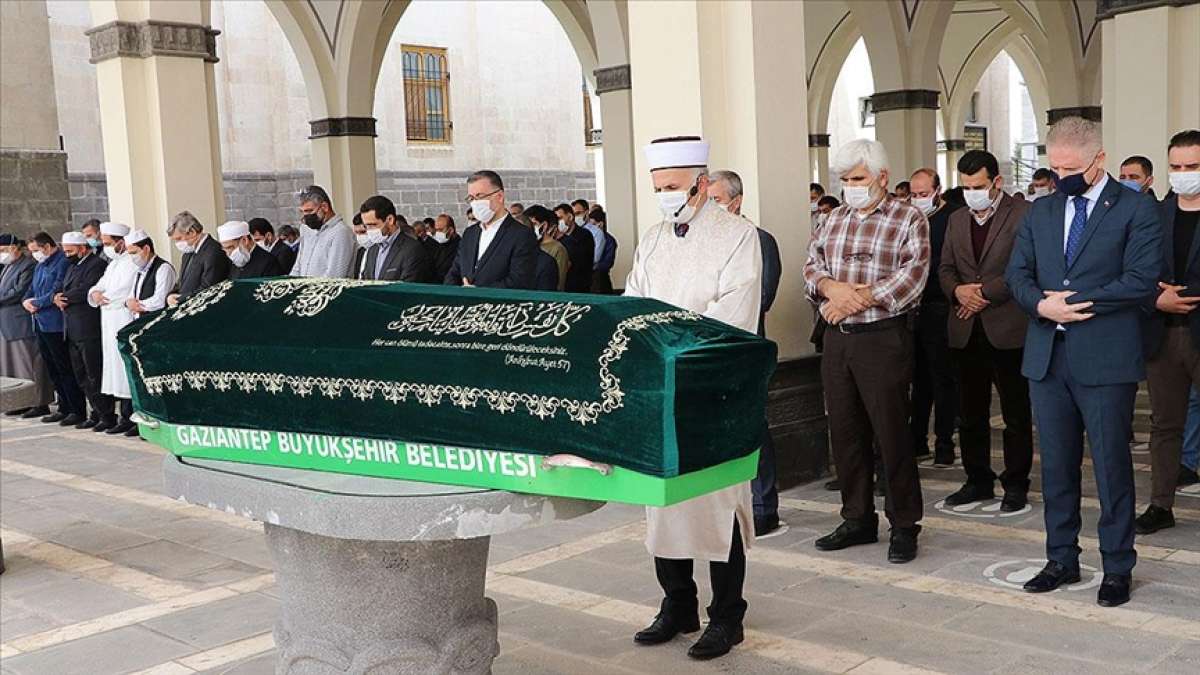 Suriyeli kanaat önderi Prof. Dr. Mustafa Müslim'in cenazesi Gaziantep'te toprağa verildi