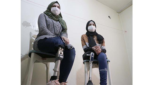  Suriyeli kız kardeşlerin protez bacak mutluluğu 