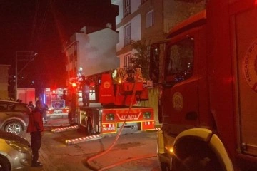 Tadilat yapılan &ccedil;atıda yangın &ccedil;ıktı