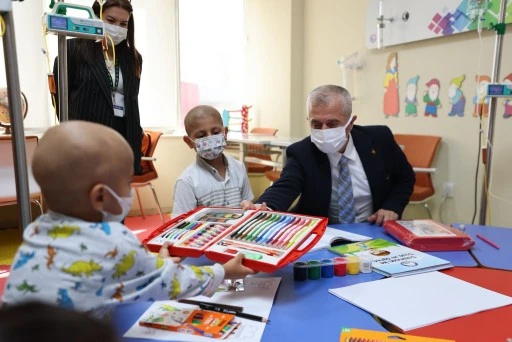 Tahmazoğlu'ndan lösemili çocuklara moral