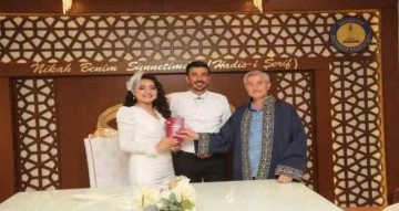 Tahmazoğlu’ndan nikahı kıyılan çiftlere sürpriz