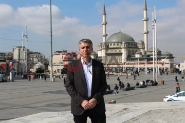 Taksim Camii'nin dijital mahyası asıldı