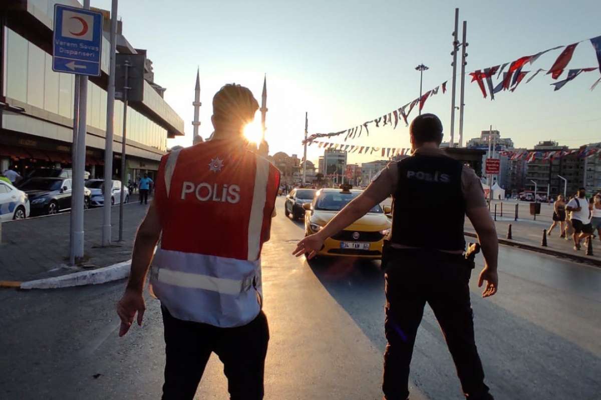 Taksim'de asayiş uygulaması yapıldı