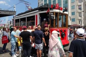 Taksim'de bayram yoğunluğu