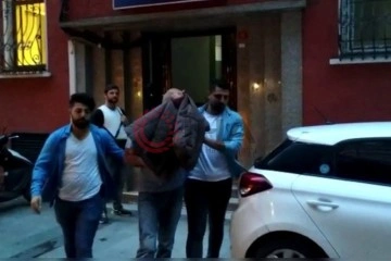 Taksim’de güven timleri çanta hırsızını suçüstü yakaladı