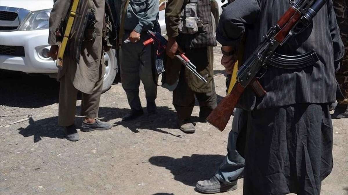 Taliban Afganistan'da başkent Kabil'in kenar mahallelerine girdi