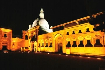 Tarihi İshakpaşa Sarayı, aydınlatma sistemleriyle donatıldı
