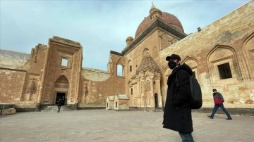 Tarihi mekanları gezen konuk öğrenciler Anadolu'nun gönüllü turizm elçileri olacak