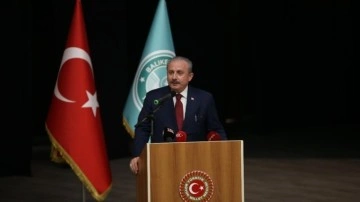 TBMM Başkanı Şentop, Balıkesir Üniversitesinde yeni akademik yılın ilk hukuk dersini verdi