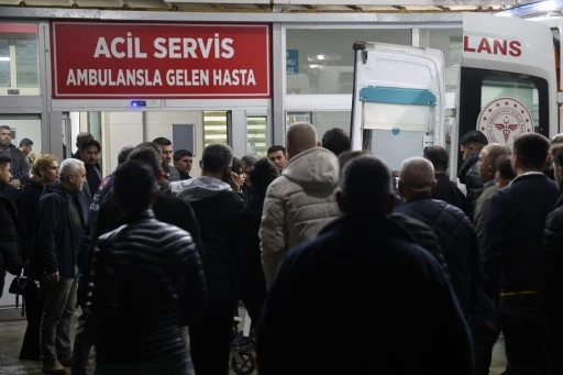 Tekel bayisinde bı&ccedil;aklı kavga: 1 &ouml;l&uuml;, 1 yaralı