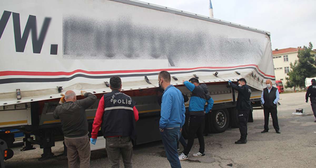 Tekirdağ'da tırın dorsesinde saklanan 5 göçmen yakalandı