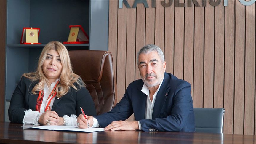 Teknik direktör Samet Aybaba, Kayserispor’la sözleşme imzaladı