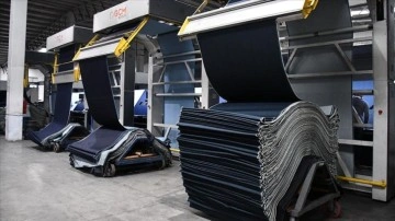 Tekstil ve ham maddeleri sekt&ouml;r&uuml;nden 819 milyon dolarlık rekor ihracat