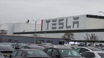 Tesla, ABD'de bazı elektrikli ara&ccedil; modellerinin fiyatlarında artışa gitti
