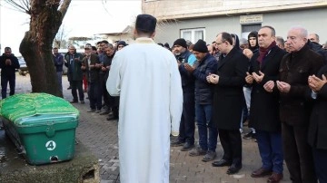 Ticaret Bakanı Muş, Kilis'te depremde hayatını kaybedenlerin cenaze törenine katıldı