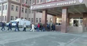 'Togg'a kredi' ilanı verip 158 milyon liralık vurgun yapan 25 &ccedil;ete &uuml;yesi tutuklandı