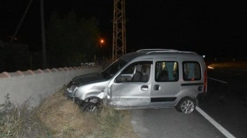 Tosya’da D100’de iki araç çarpıştı: 3 yaralı