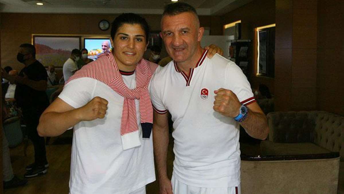 Trabzonspor boks takımı sporcusu Busenaz Sürmeneli, olimpiyat...