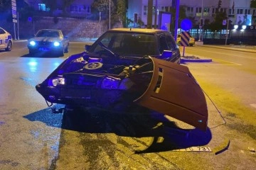 Trafik ışıklarında kaza: 4 yaralı