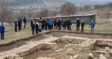 TÜMBİKON üyeleri 8 bin yıllık antik kenti gezdi