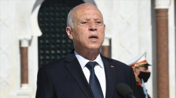 Tunus Cumhurbaşkanı Said'in akıbet kararlarıyla Anayasa'yı askıya almış olduğu belirtiliyor