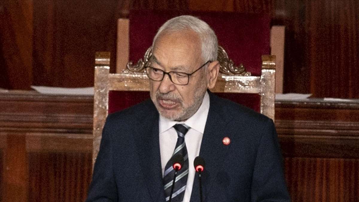 Tunus Meclis Başkanı Gannuşi'den, kabine değişikliği krizinin çözümü için üçlü toplantı çağrısı