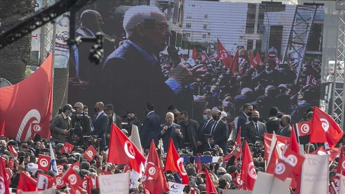 Tunus'ta Nahda Hareketinden Cumhurbaşkanı'na ülkede 'anayasal sürece dönülmesi'