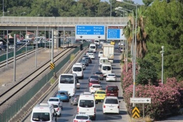Turizm kenti Antalya'da dönüş trafiği