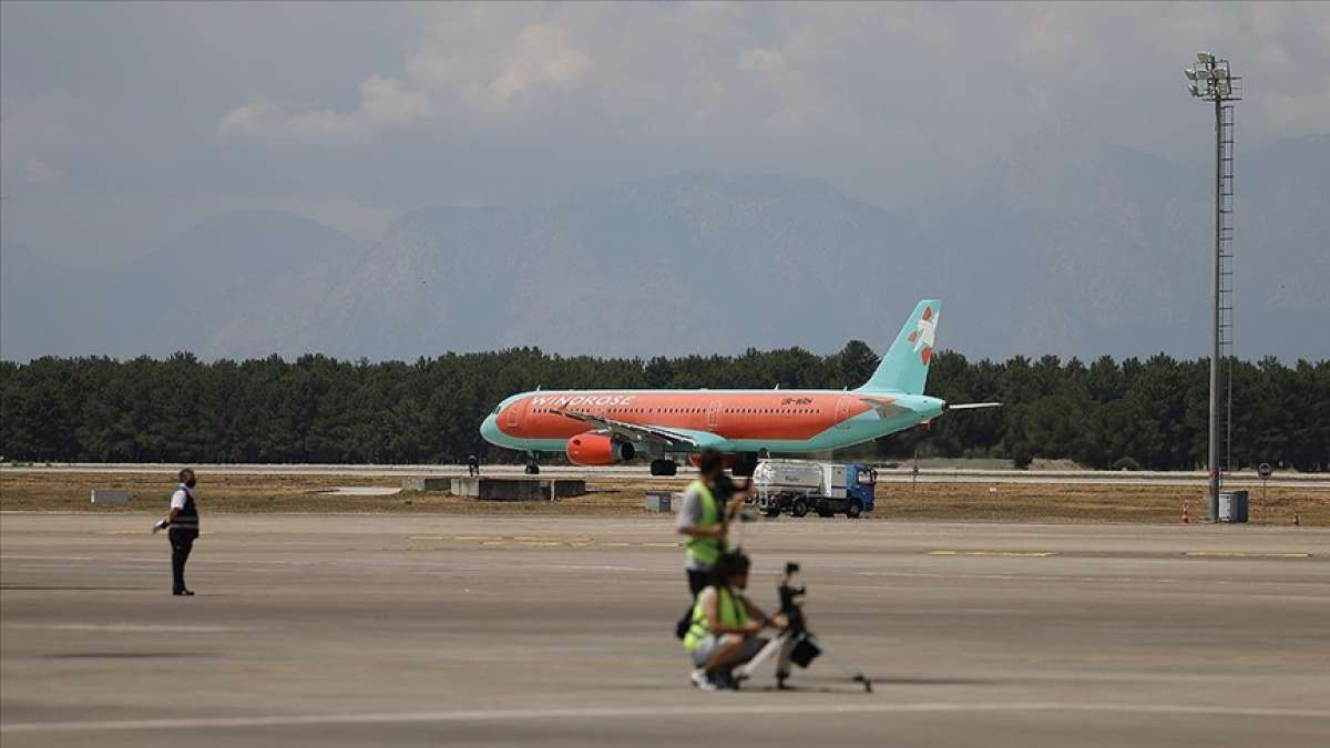 'Turizmin başkenti' Antalya'da hava yolu trafiği haziranda hareketlendi