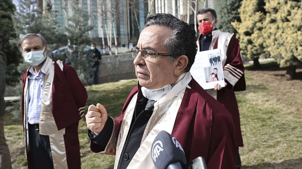 Türk akademisyenlerden ailelerinden haber alamayan Uygur Türklerine destek