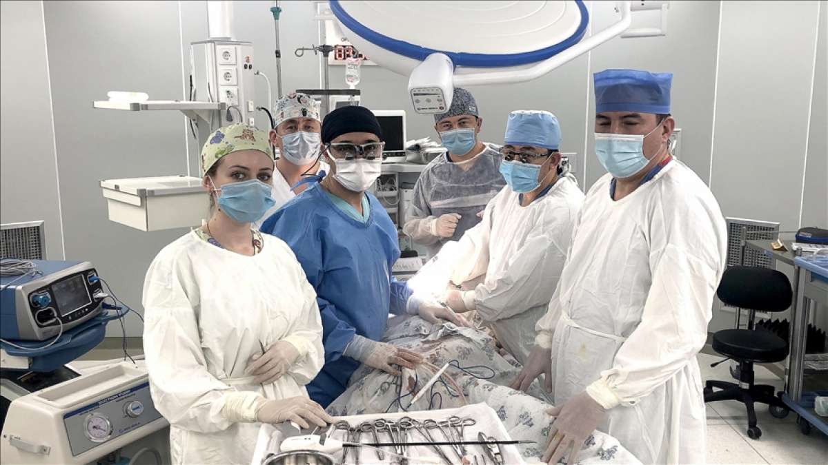 Türk cerrah, özel davetle gittiği Özbekistan'da 11 çocuğu ameliyat etti