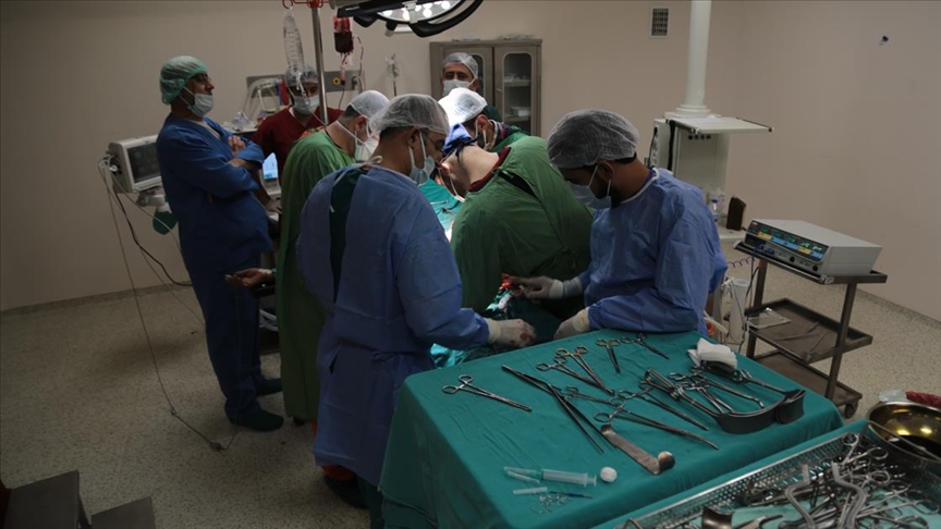 Türk hekimler Suriye'de 2 günde 40 başarılı ameliyata imza attı