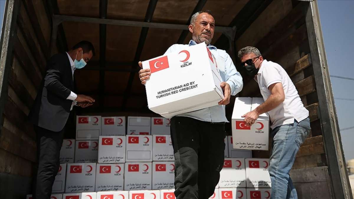 Türk Kızılay, Duhok'taki Şeyhan Mülteci Kampı'nda kalan Ezidilere 500 gıda kolisi dağıttı