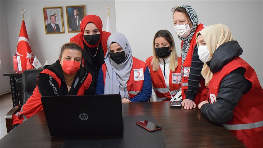 Türk Kızılay gönüllü kadınların tercihi 'Filistinliler direnişte'
