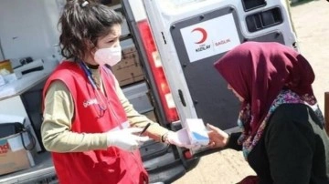 T&uuml;rk Kızılay mobil sağlık aracıyla sağlık hizmetini s&uuml;rd&uuml;rd&uuml;