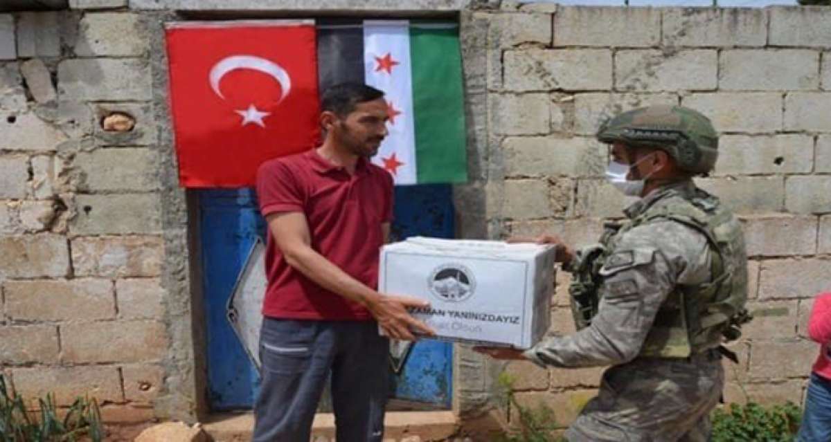 Türk ordusundan İdlib'deki ihtiyaç sahibi ailelere gıda yardım