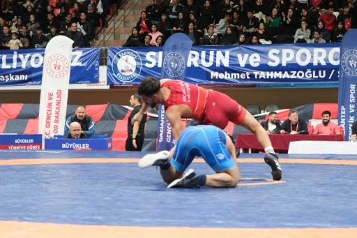 Türkiye Güreş Şampiyonası Gaziantep'te başladı