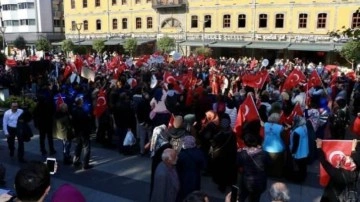 Türkiye, LGBT'ye karşı! Trabzon'da "Henüz vakit varken ailene sahip çık" yürüyüş