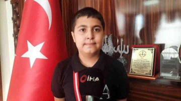 Türkiye Satranç Şampiyonası'nda ikinci olan olan milli takım oyuncusuna ödülü verildi