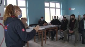 Türkiye'de bir ilk: Köyleri gezerek 'heimlich' manevrası eğitimi veriyorlar