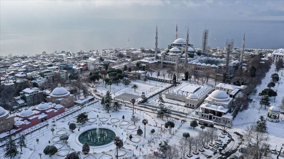 Türkiye'de hava sıcaklıkları cumadan itibaren 6 ila 15 derece düşecek, kar yağışı etkili olacak