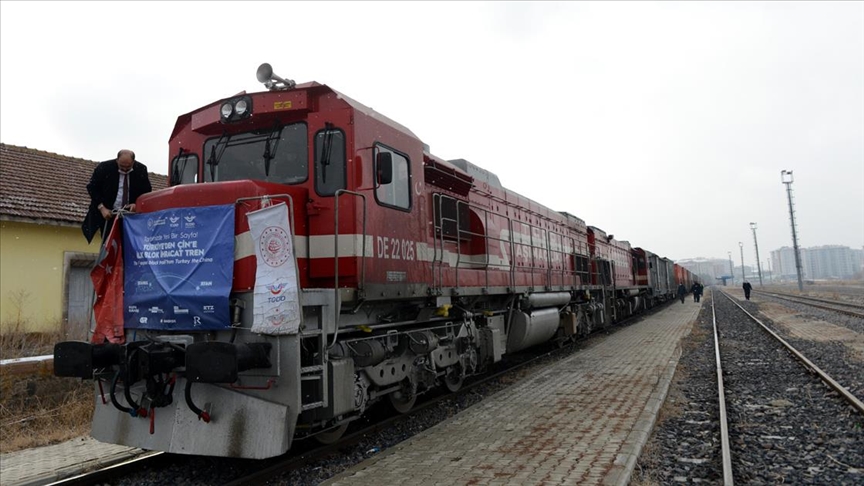 Türkiye'den Çin'e gidecek ilk blok ihracat treni Erzurum'a ulaştı